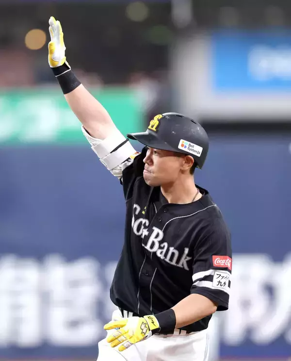 【ソフトバンク】執念の決勝打　８回に代打・中村晃が今季初タイムリー　５カードぶりカード初戦に白星　３番・栗原陵矢の送りバント実る