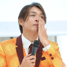 「純烈」卒業発表の白川裕二郎、昨秋に亡くなった母思い涙「純烈は青春だったかな。こんなに密度の濃い時間はなかった」