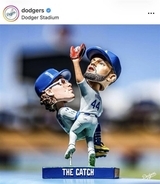 ドジャースがボブルヘッドデー追加発表　山本由伸を救った“伝説の守備”が人形化　日本時間「９・７」配布