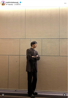 高杉真宙、スーツ姿にファンくぎ付け！「かっこよすぎます」「横顔綺麗」「素敵なファッション」
