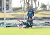 「Ｊ２札幌　新加入ＧＫ田川知樹　定位置争いを勝ち抜き「チームを勝たせるキーパーになる」…沖縄キャンプで決意」の画像1