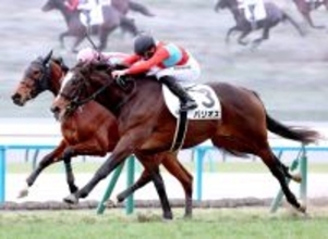 【京都５Ｒ・３歳新馬】１番人気バリオスがゴール前で差し切る　高杉吏麒騎手「競馬に行くと上手に走ってくれた」
