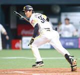 「【ソフトバンク】柳町達が初回に先制２点打　２試合ぶりのスタメン起用に応える」の画像1