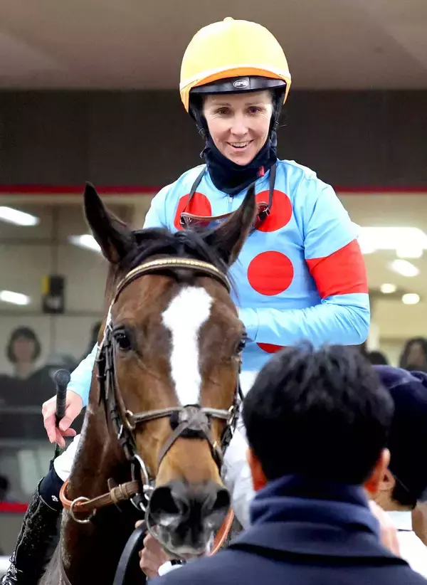 体調不良が懸念されたキング姐さんが東京１２Ｒで勝利「リズム良く行こうと判断」　東京２、３Ｒで乗り替わりも