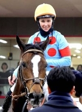 体調不良が懸念されたキング姐さんが東京１２Ｒで勝利「リズム良く行こうと判断」　東京２、３Ｒで乗り替わりも