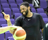 「【Ｂ１】２１０センチ１３８キロの巨漢センター・スミスが７日にレバンガデビューへ「チームが求めることは何でもする」」の画像1