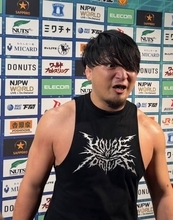 「Ｈ．Ｏ．Ｔ」成田蓮、無法攻撃でウルフアロンを破り「ＮＥＶＥＲ王座」強奪…「退団」ＥＶＩＬに代わり「俺がリーダーだ！　俺が最強だ」…２・１１大阪全成績