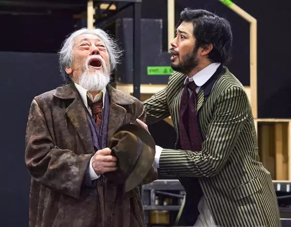 沢田研二と渡辺大知がＷ主演　ロック音楽劇「ガウディ×ガウディ」稽古場ショット入手