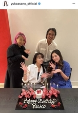 浅野ゆう子、イケメン夫が顔出しの誕生日ショット公開！「６６　Ｒｏｃｋ　Ｒｏｃｋ　でございます」