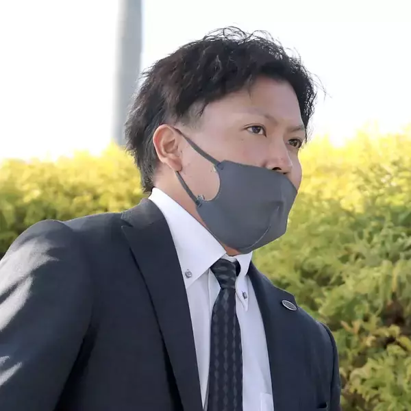 【巨人】１軍キャンプ抜てきの育成ルーキー知念大成「このチャンスをつかめるよう」不慣れな飛行機移動には苦戦？