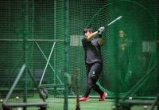 【巨人】オープン戦初安打含む２安打の石塚裕惺は那覇に戻りマシン打撃「まだまだアピールが必要」