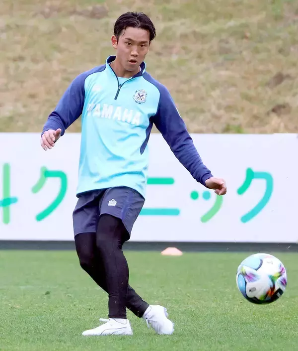 【Ｊ２磐田】２８日にカズ擁するＪ３福島と対戦　ＭＦ角昂志郎主将「だれもが知っている選手。楽しみ」