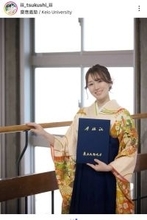 ２児の母で元宝塚女優　中卒から高卒認定→「８年半かけ」慶大卒業！「１７歳から社会人」彩月つくしに反響