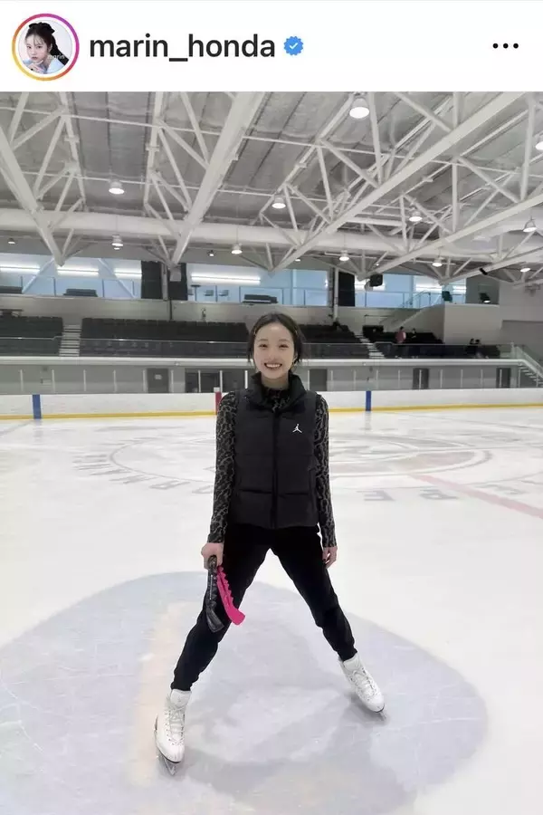 本田真凜さん、１８０度開脚「美レッグ」にビックリ！宇野昌磨さんの姿もチラリに反響「さすがの凄ポジション」「昌磨さんおちゃめ～」