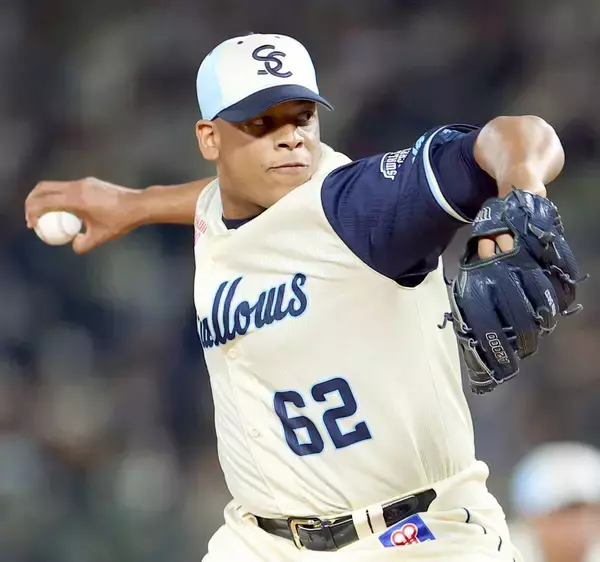 【ヤクルト】リランソが左肋間筋肉離れ　７試合で防御率０・００　５ホールドの右腕