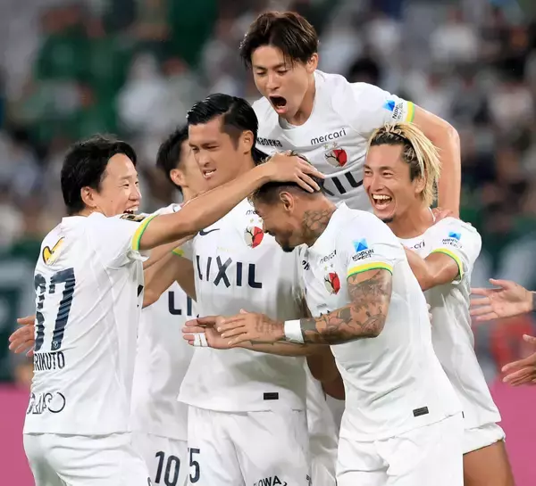 【採点＆寸評】鹿島、待望の「完勝」で４連勝　組織で崩し、両翼が駆け、点取り屋が仕留め…充実の勝ち点３
