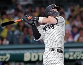 【阪神】反撃開始！佐藤輝明が３５号ソロ　森下翔太に３本差でキング快走　３冠王へさらに前進