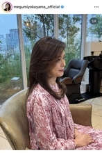 「久しぶりにカット」横山めぐみ５７歳、最新ヘアの横顔ショット「お顔が小さくて」「大人の女性の魅力」