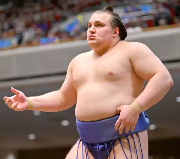 新大関・安青錦が初黒星　王鵬に敗れる