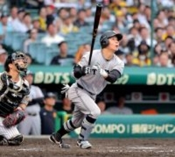 【巨人】９回粘りの４点「いいところに飛んでくれました」代打・佐々木俊輔が３号３ラン、続く岸田行倫もソロ弾