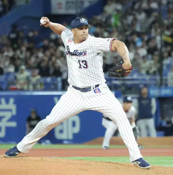 【ヤクルト】オスナ　神宮がどよめく来日初登板「燃えましたね」　外国人野手２７年ぶりのマウンド