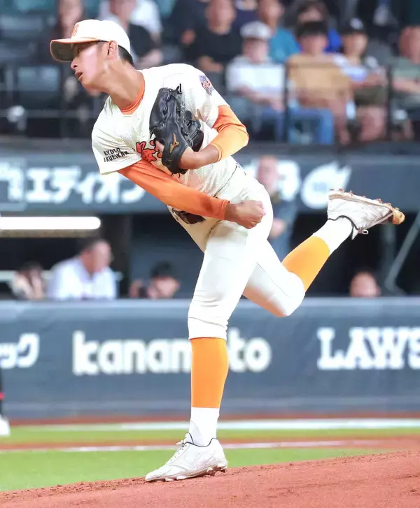 【高校野球】北海道栄が完封負け寸前から９回意地の４得点　５回まで無失点のエース・日野伸一郎「悔いのない２年半だった」
