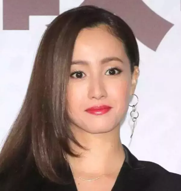 復帰から２年の沢尻エリカ　現在の姿に衝撃「４０代？！」「エリカ様…」まさかの“本名”も話題