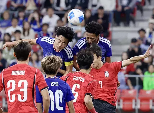 【サッカーＵ２１】決勝韓国戦はスコアレスで前半終了　チャンス作るもネット揺らせず　ＦＷンワディケが無念の負傷交代…アジア大会