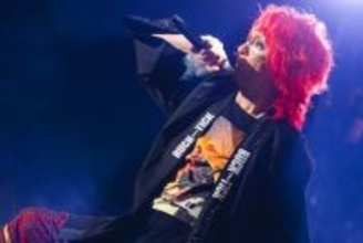 ＢＵＣＫ―ＴＩＣＫが恒例の武道館ライブ「自分の道をまっしぐらに」とピースサイン　来年末も武道館で