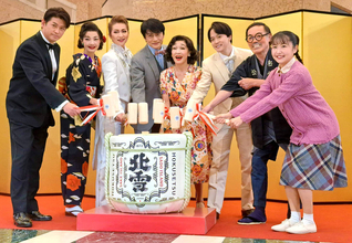 笠置シヅ子役のキムラ緑子　日本橋三越に「買物ブギー」アカペラ熱唱響き渡る　初売り「買い物客」も大喜び