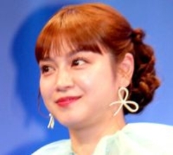 ４児の母・平愛梨「２歳イヤイヤ期」四男の“料理男子”姿に反響「はぁ～可愛い」「ママ想い」「優しい息子ちゃん」