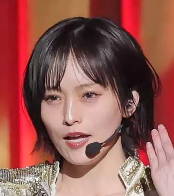 「奇跡の３０代」山本彩の美脚にドキっ！チェックシャツ×ロングブーツの私服姿に「胸ときめく」「何着ても素敵」「センス良い」