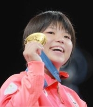 【レスリング】桜井つぐみが引退　高知県勢初の五輪女子金メダル…毎週末高知から１１時間夜行バス上京、自宅６畳和室にスポンジマットで特訓