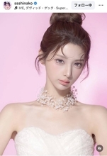 「本当に自分なのか疑っちゃう」２３キロ“爆痩せ”しなこのドレス姿に反響続々！「ミューズかと」「お人形さんみたい」