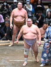 友風が“天敵”竜電に１０連敗　ＮＨＫが中村部屋から生中継　「どんだけプレッシャーを与えるんだという話ですよ」