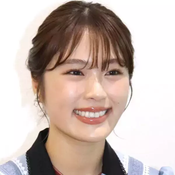 「おそろいティンカーベル」渋谷凪咲、人気女性芸人とペアルック！「これ着てディズニー行く約束しました」