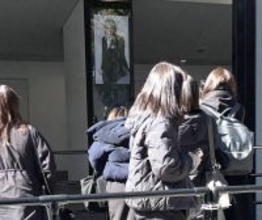 ＬＵＮＡ　ＳＥＡ真矢さんの献花式、開始前からファン集まる　涙する人も