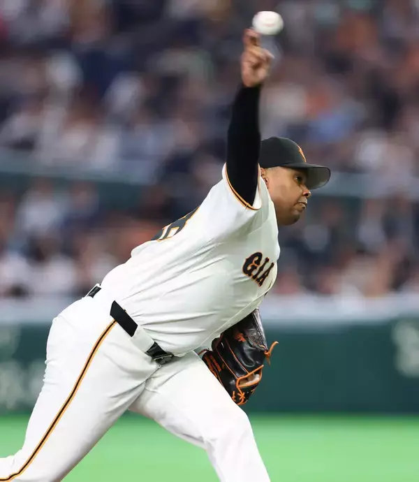 「【巨人】デビュー即１５０キロ台連発　ルシアーノ来日初登板で圧巻１回完全　４日前に支配下昇格したばかり」の画像