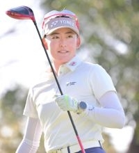 岩井千怜「ちょっと悔しい」１差２位で週末へ　勝みなみ６差７位　渋野日向子は予選落ち