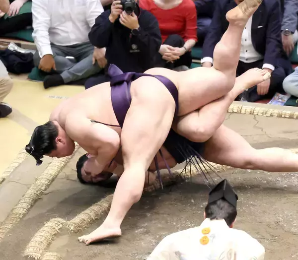 幕内・義ノ富士が７連勝で勝ち越し「まだまだ勝っていきたい」　付け人の嵐富士の新十両昇進に前進する白星にも喜び