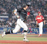 「【ロッテ】一発攻勢で序盤から大量リード　ネフタリ・ソトの１１号３ラン、佐藤都志也の１１号ソロで加点」の画像1