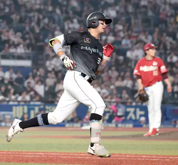 【ロッテ】一発攻勢で序盤から大量リード　ネフタリ・ソトの１１号３ラン、佐藤都志也の１１号ソロで加点