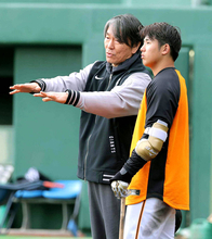【巨人】松井秀喜新監督、５度のキャンプ臨時コーチを経て指揮官に　今年は３日間熱血指導…石塚には「これからのジャイアンツを背負って立つ選手」