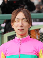 田中健騎手が右ひ骨を骨折　５月１３日の調教中に馬に蹴られたため　