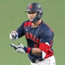 鈴木誠也、初回の豪快すぎる一発にネット驚がく「えぐっ！」「異次元」…お茶たてパフォーマンスには「お見事なお手前」