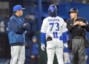 【中日】あわや…ドラ１中西のアピールでヒュンメルの特大飛球はファウル判定に　ＤｅＮＡ相川監督は球審に詰め寄り球場騒然