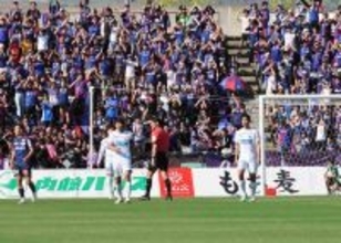 【Ｊ２札幌】気温２７度の甲府で逆転負け　涼しいホームと１５度差に川井健太監督「タフな試合だった」