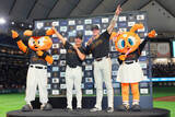 「【巨人】７号ソロ放ったキャベッジ、３００号達成の坂本勇人は「伝説的」記念Ｔシャツは４、５枚購入」の画像1