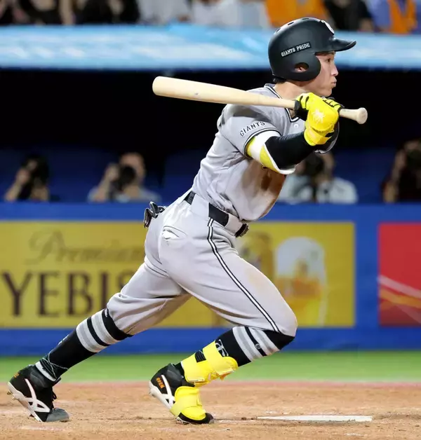 【巨人】浦田俊輔が激走！！　ツバメ突き放す適時三塁打で６点目　３打席で３出塁