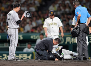 【巨人】甲子園は騒然　赤星優志が７回に森下翔太の左手首付近に死球　藤川監督もベンチ飛び出す